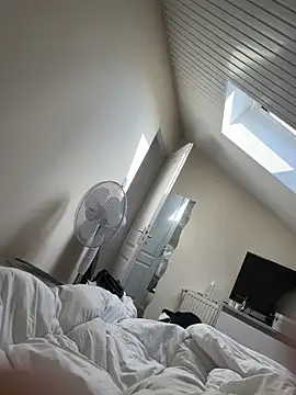 Snapshot of BicolorCandidate81 chatting on October 30, 12:39 pm BicolorCandidate81 online show from October 30, 12:39 pm