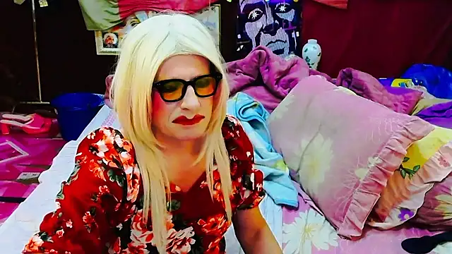 Snapshot of horni4luv chatting on January 6, 11:07 pm horni4luv online show from January 6, 11:07 pm