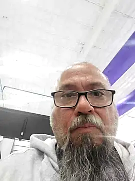 Snapshot of tsmack1972 chatting on December 4, 5:39 am tsmack1972 online show from December 4, 5:39 am