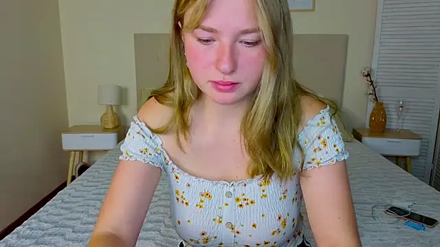 Snapshot of Ailissa__fox chatting on October 21, 7:31 am Ailissa fox online show from October 21, 7:31 am