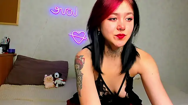 Snapshot of your_sweetMia chatting on October 28, 1:53 am your sweetMia online show from October 28, 1:53 am