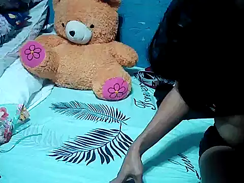 Snapshot of SmallluncutCock chatting on November 16, 5:57 am SmallluncutCock online show from November 16, 5:57 am