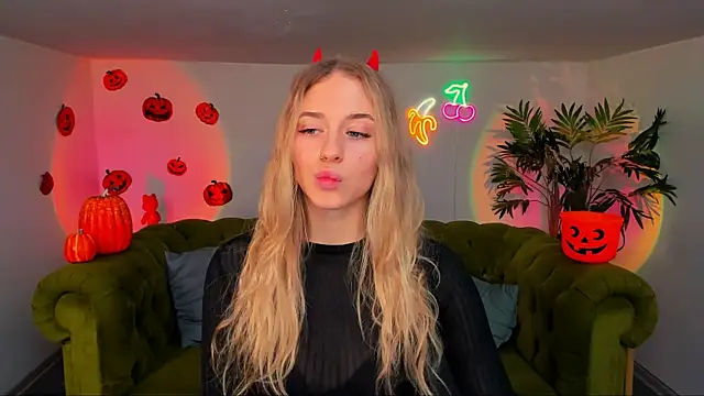 sassy cutie online show from October 29, 6:37 am