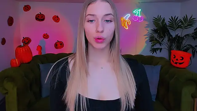 sassy cutie online show from November 12, 6:25 am