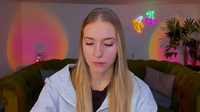 sassy cutie online show from November 25, 1:22 pm