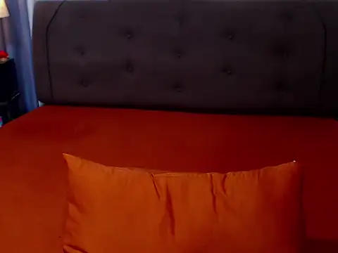 Snapshot of amalia92 chatting on December 17, 9:04 am amalia92 online show from December 17, 9:04 am