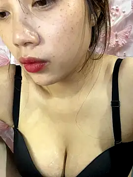 Snapshot of kitty-20x chatting on November 13, 7:35 pm kitty-20x online show from November 13, 7:35 pm