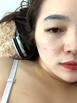 Snapshot of helo-kitty chatting on October 31, 8:48 am helo-kitty online show from October 31, 8:48 am