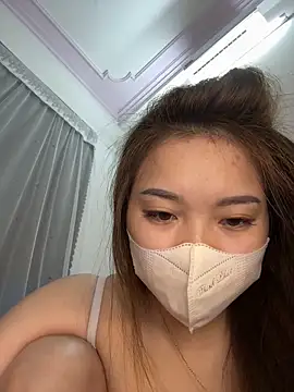 Snapshot of helo-kitty chatting on December 16, 2:22 pm helo-kitty online show from December 16, 2:22 pm