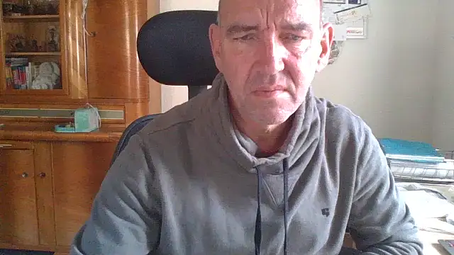 Lutzi1970 online show from November 3, 10:49 am