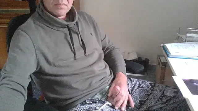 Lutzi1970 online show from November 18, 9:47 am