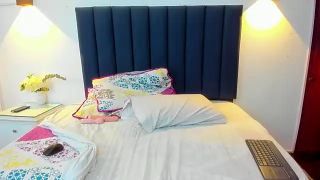 Snapshot of Angyrios chatting on February 7, 8:45 pm Angyrios online show from February 7, 8:45 pm