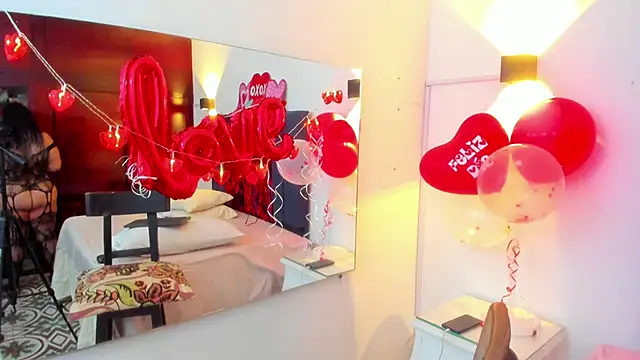 Snapshot of Angyrios chatting on February 11, 11:37 am Angyrios online show from February 11, 11:37 am