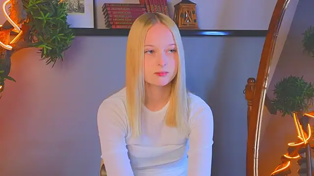 Snapshot of YungLyssy chatting on October 26, 3:23 am YungLyssy online show from October 26, 3:23 am