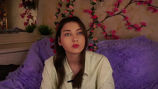 Snapshot of KateCahee chatting on November 10, 2:21 am KateCahee online show from November 10, 2:21 am