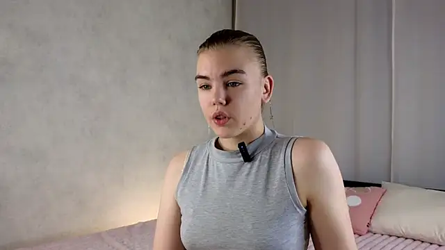 MelodyBaur online show from April 2, 12:47 pm