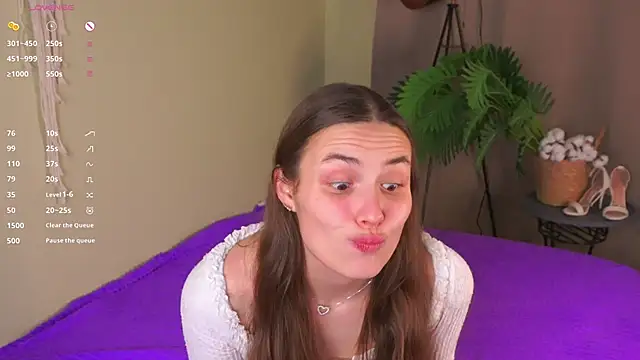 Snapshot of LeonoraWoods chatting on November 30, 5:11 am LeonoraWoods online show from November 30, 5:11 am