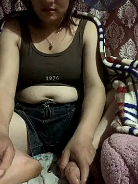 Snapshot of Lara-11 chatting on November 8, 1:44 pm Lara-11 online show from November 8, 1:44 pm