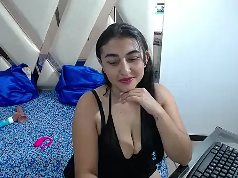 Snapshot of yuliet_latin69 chatting on November 1, 1:13 pm yuliet latin69 online show from November 1, 1:13 pm