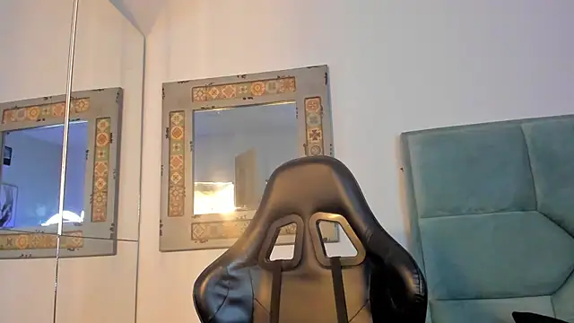 Mr Strike online show from November 10, 3:05 am