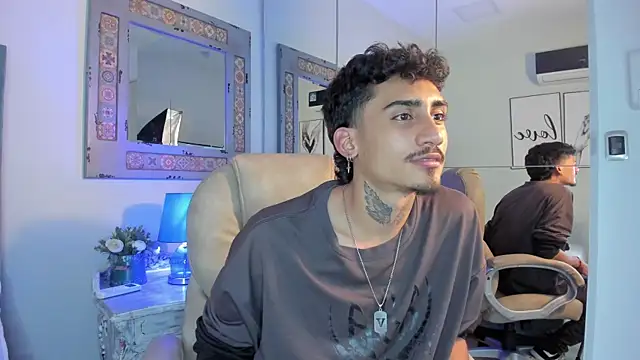 Mr Strike online show from December 1, 3:33 am