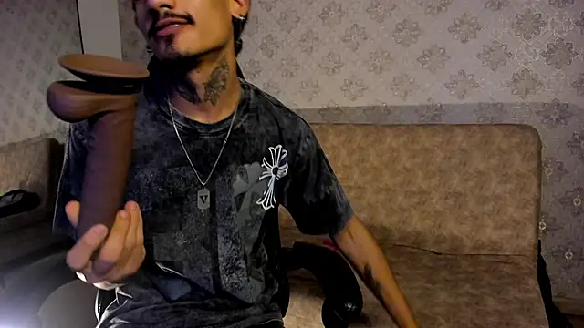 Mr Strike online show from December 3, 3:14 am