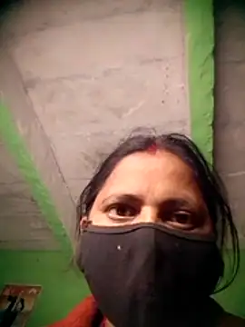 Snapshot of QRESABABY chatting on November 8, 11:36 pm QRESABABY online show from November 8, 11:36 pm