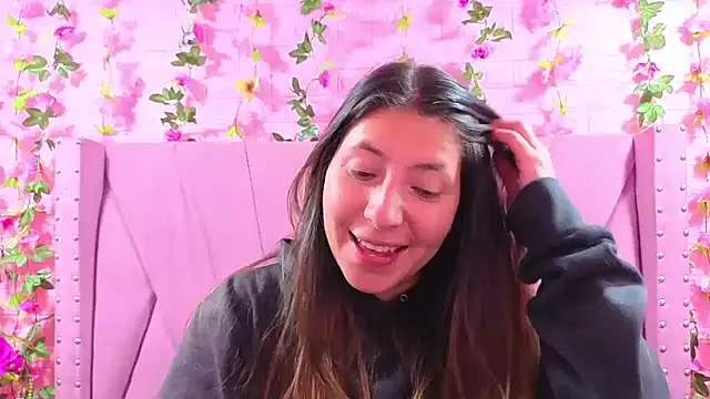 Alyy Brown online show from December 14, 1:00 am