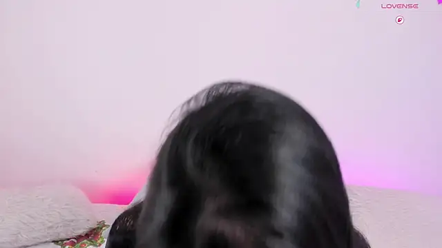 Snapshot of Sophie_Duarte chatting on December 15, 5:23 am Sophie Duarte online show from December 15, 5:23 am