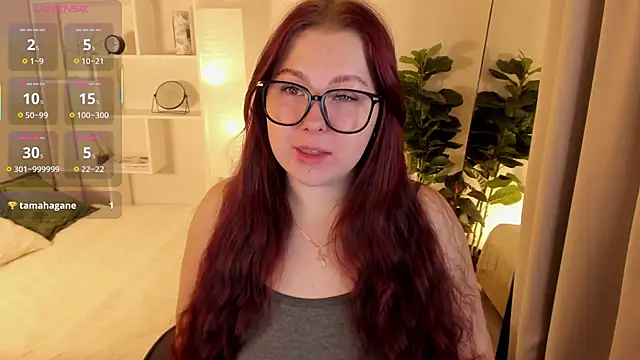 Snapshot of EffyBlush chatting on November 16, 1:28 pm EffyBlush online show from November 16, 1:28 pm