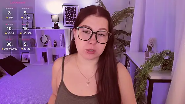 Snapshot of EffyBlush chatting on November 19, 1:33 pm EffyBlush online show from November 19, 1:33 pm