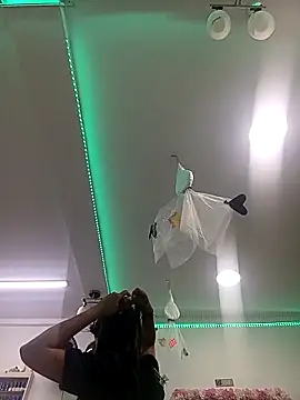 Snapshot of BabyCaramel18 chatting on October 25, 12:40 am BabyCaramel18 online show from October 25, 12:40 am