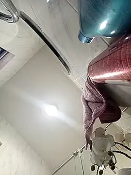 Snapshot of BabyCaramel18 chatting on October 29, 12:40 pm BabyCaramel18 online show from October 29, 12:40 pm