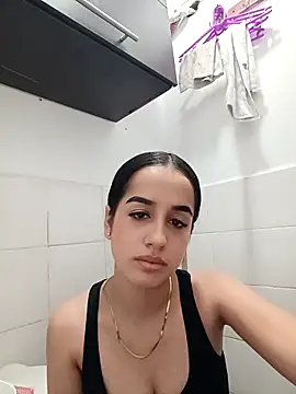 Snapshot of BabyCaramel18 chatting on October 30, 11:16 pm BabyCaramel18 online show from October 30, 11:16 pm