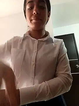 Snapshot of BabyCaramel18 chatting on November 3, 4:41 pm BabyCaramel18 online show from November 3, 4:41 pm