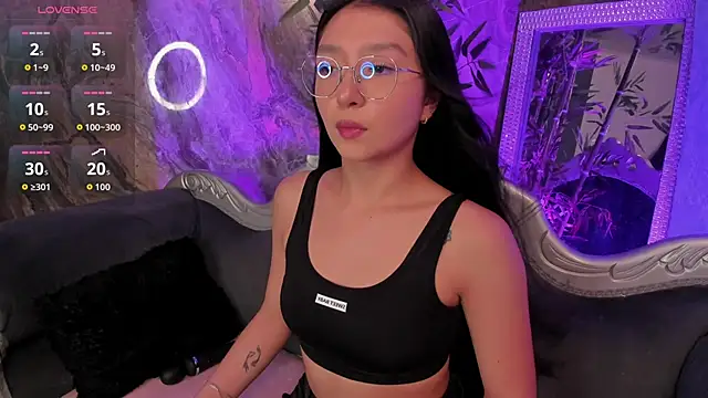 sydney miller  online show from March 28, 11:15 pm