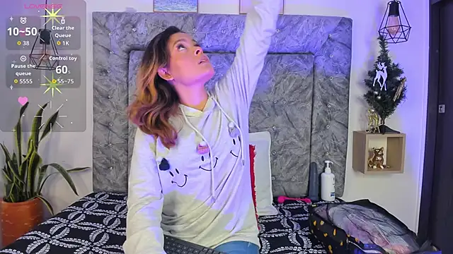 Snapshot of Amatista_desire chatting on December 15, 11:47 am Amatista desire online show from December 15, 11:47 am