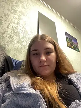 Snapshot of Emily_Sweety__ chatting on October 22, 9:20 am Emily Sweety online show from October 22, 9:20 am