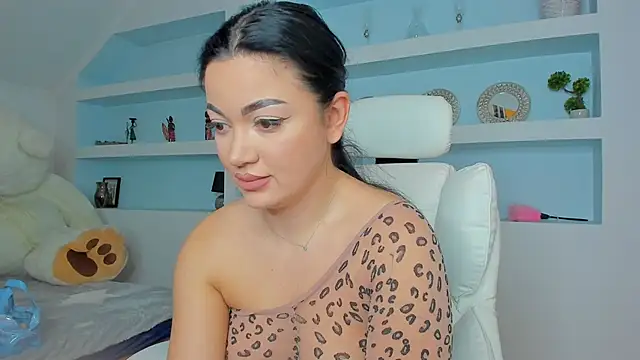 Snapshot of juliexxx chatting on December 2, 6:58 pm juliexxx online show from December 2, 6:58 pm