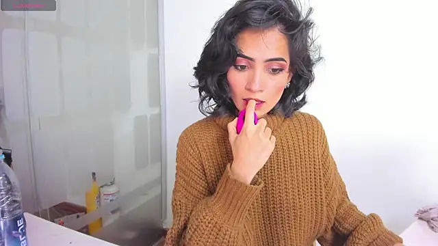 chloehanna online show from January 6, 7:50 pm