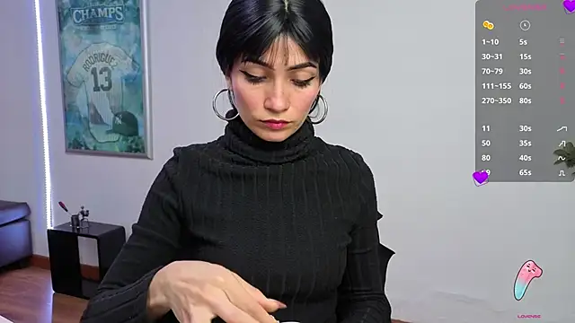 chloehanna online show from June 4, 1:39 pm