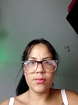 Snapshot of tattyHot95 chatting on October 27, 8:57 pm tattyHot95 online show from October 27, 8:57 pm