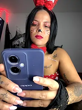 Snapshot of tattyHot95 chatting on November 1, 6:21 pm tattyHot95 online show from November 1, 6:21 pm