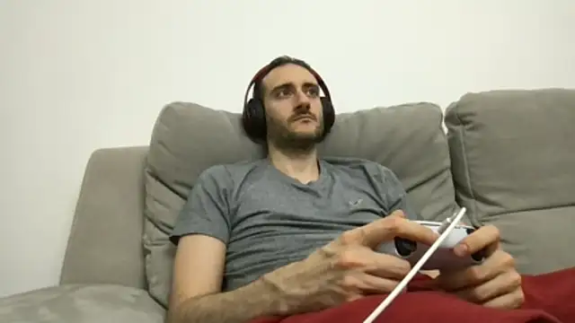 LukaShyGuy online show from May 22, 10:15 pm