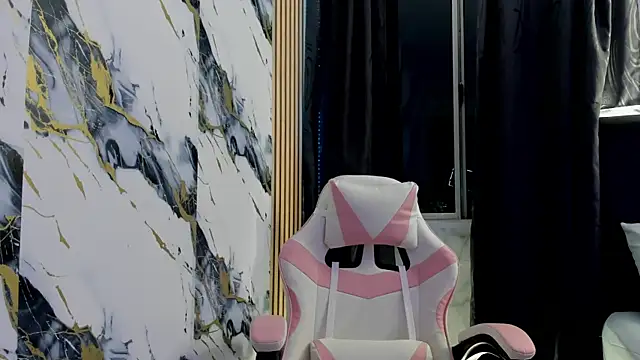 Snapshot of Scarlet_DLuce chatting on November 7, 11:05 pm Scarlet DLuce online show from November 7, 11:05 pm