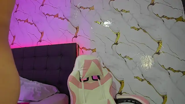 Scarlet DLuce online show from March 30, 8:59 am