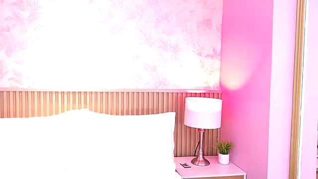 Snapshot of AdelineJhones chatting on November 11, 6:08 pm AdelineJhones online show from November 11, 6:08 pm