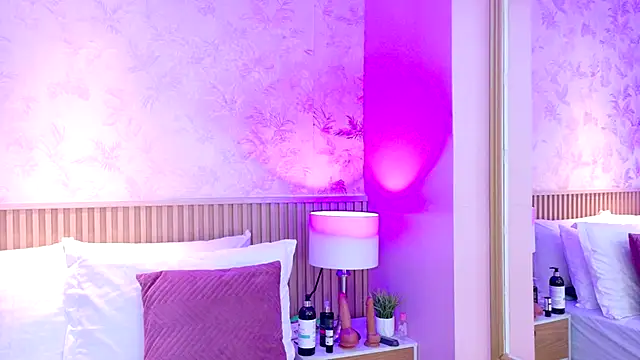 Snapshot of AdelineJhones chatting on December 5, 2:47 pm AdelineJhones online show from December 5, 2:47 pm