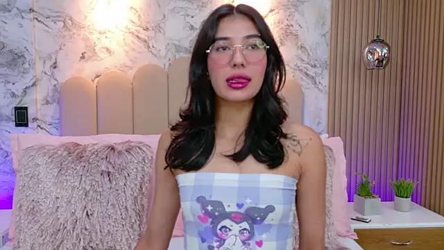 AdelineJhones online show from March 25, 3:18 pm