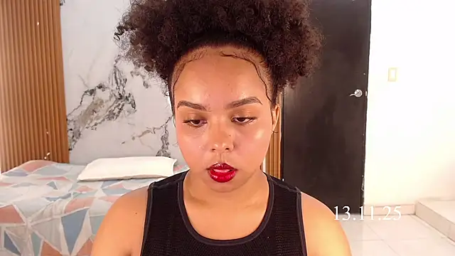 Snapshot of rosselyn_ chatting on November 13, 7:46 pm rosselyn online show from November 13, 7:46 pm